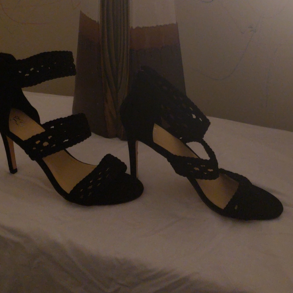 Shoes - Picture 2 of 4